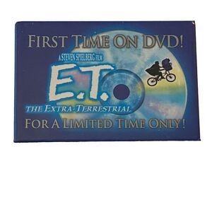 ET  ExtraTerrestrial Pin Button 2002 Exclusive Advertising Promotional Pinback